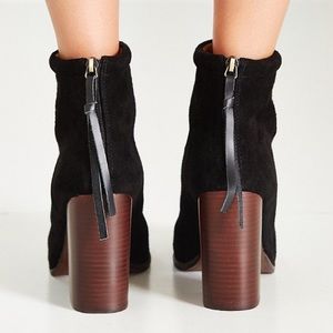 Jeffrey Campbell Rumble boots - black suede booties 7.5